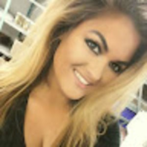 Meet your Posher, Holly